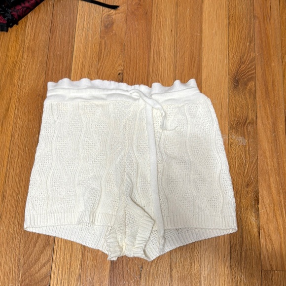 Cozy White Cable Knit Sweater - Picture 2 of 2